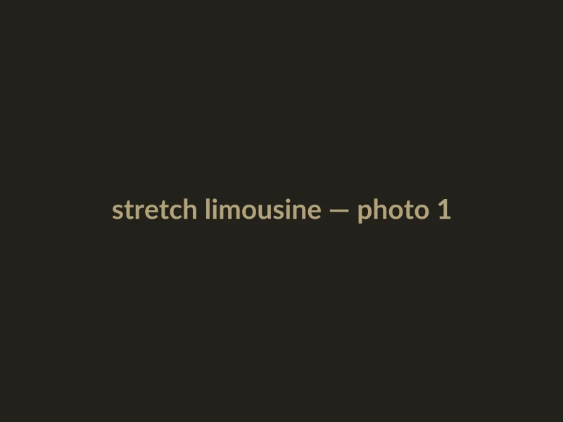Stretch limousine, photo 1 of 3